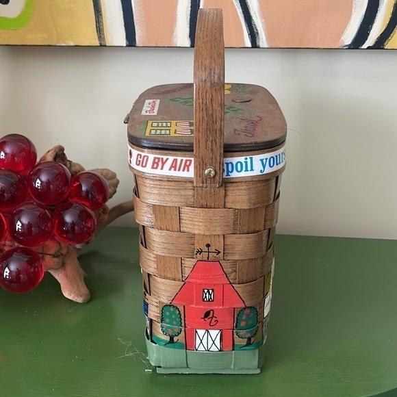 Vintage 🎉HP🎉basket handmade. Painted in Savannah GA - Picture 3 of 12